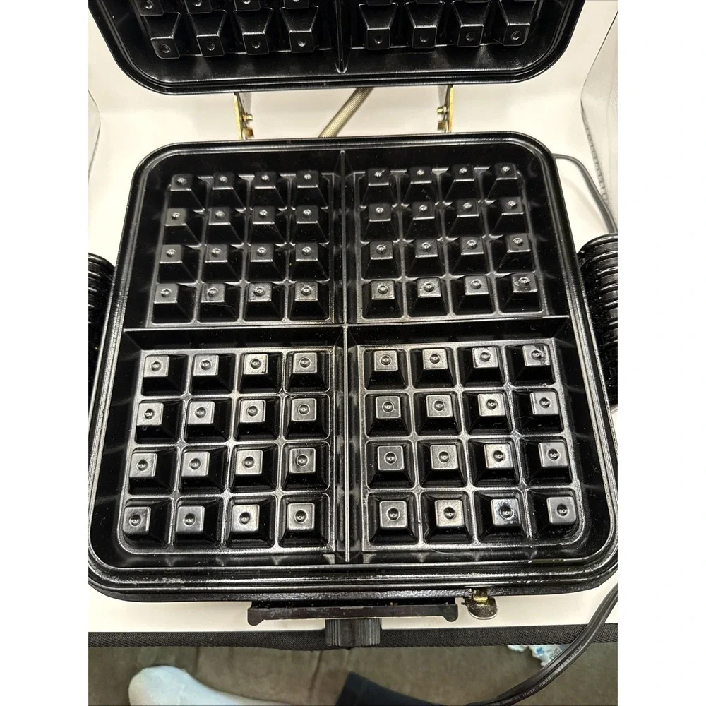 VillaWare Belgian Waffler 4 Square Waffle Maker Iron  Model 6100 Removable Plate